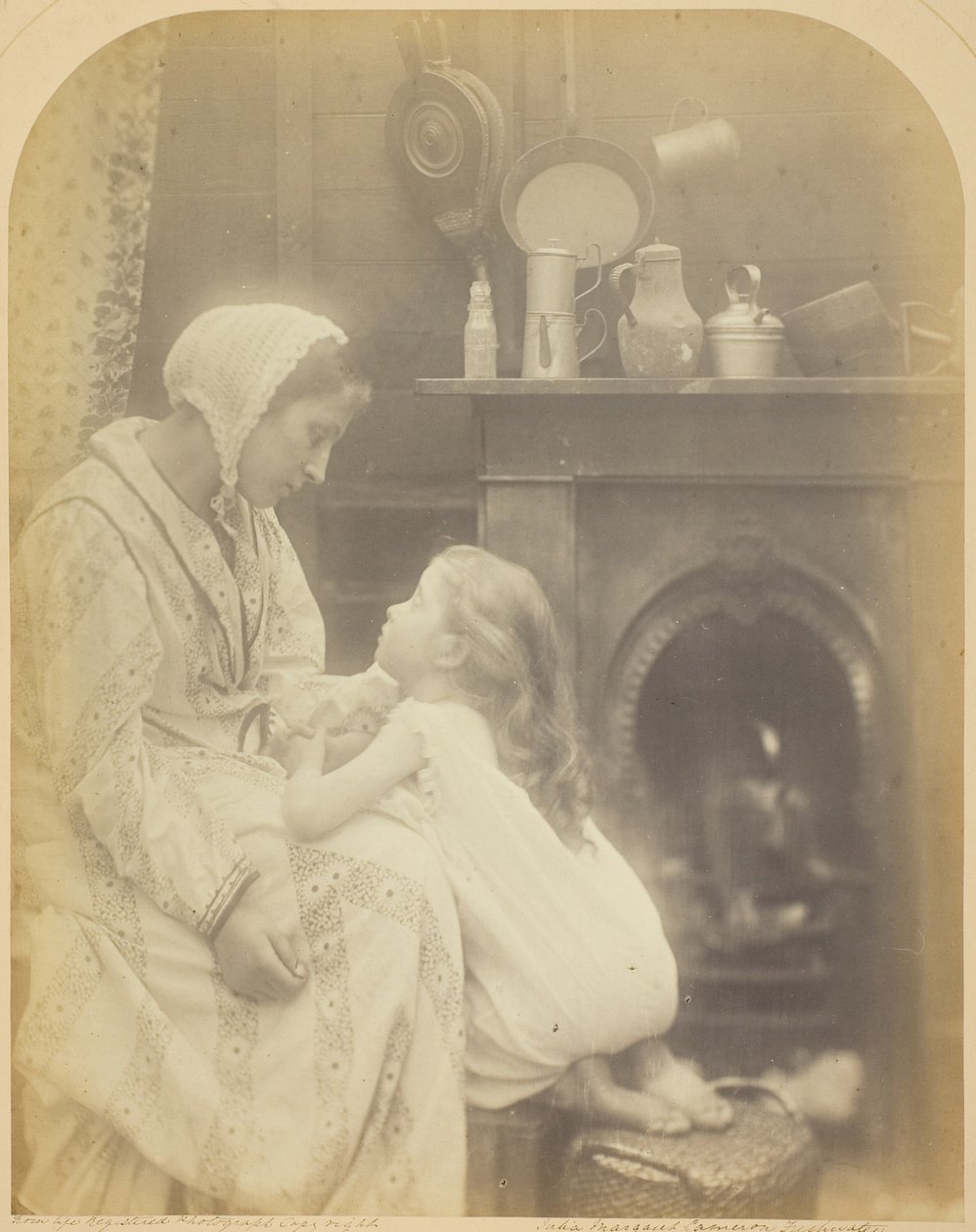 Paní Rachael Gurney ("Kéž Bůh přivede otce bezpečně domů", "Tři rybáři vypluli do hlubin") od Julia Margaret Cameron