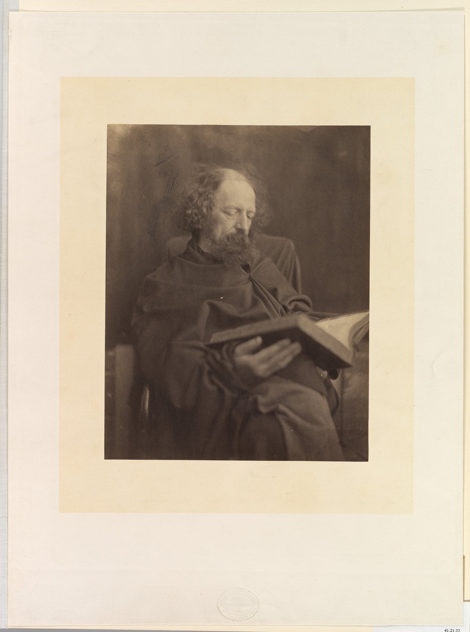 Tennyson čte od Julia Margaret Cameron