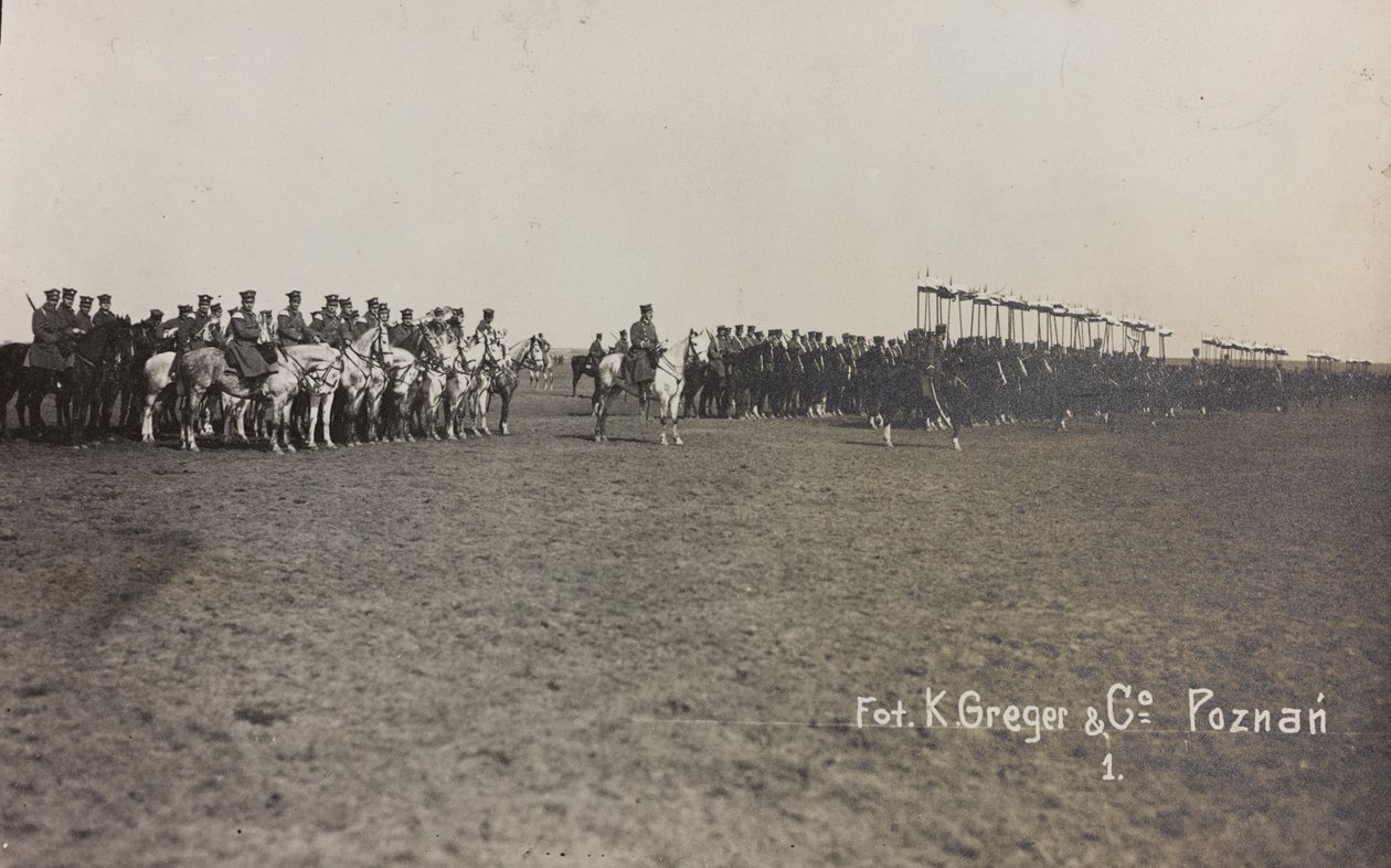 Album " Jack Bosio - War Campaign 1917-1920 ": Vojenská mise v Polsku (Varšava - Posen) březen-duben 1919, koňská baterie v Poznani (Poznaň), 03.04.1919 (čb foto) od K. Greger