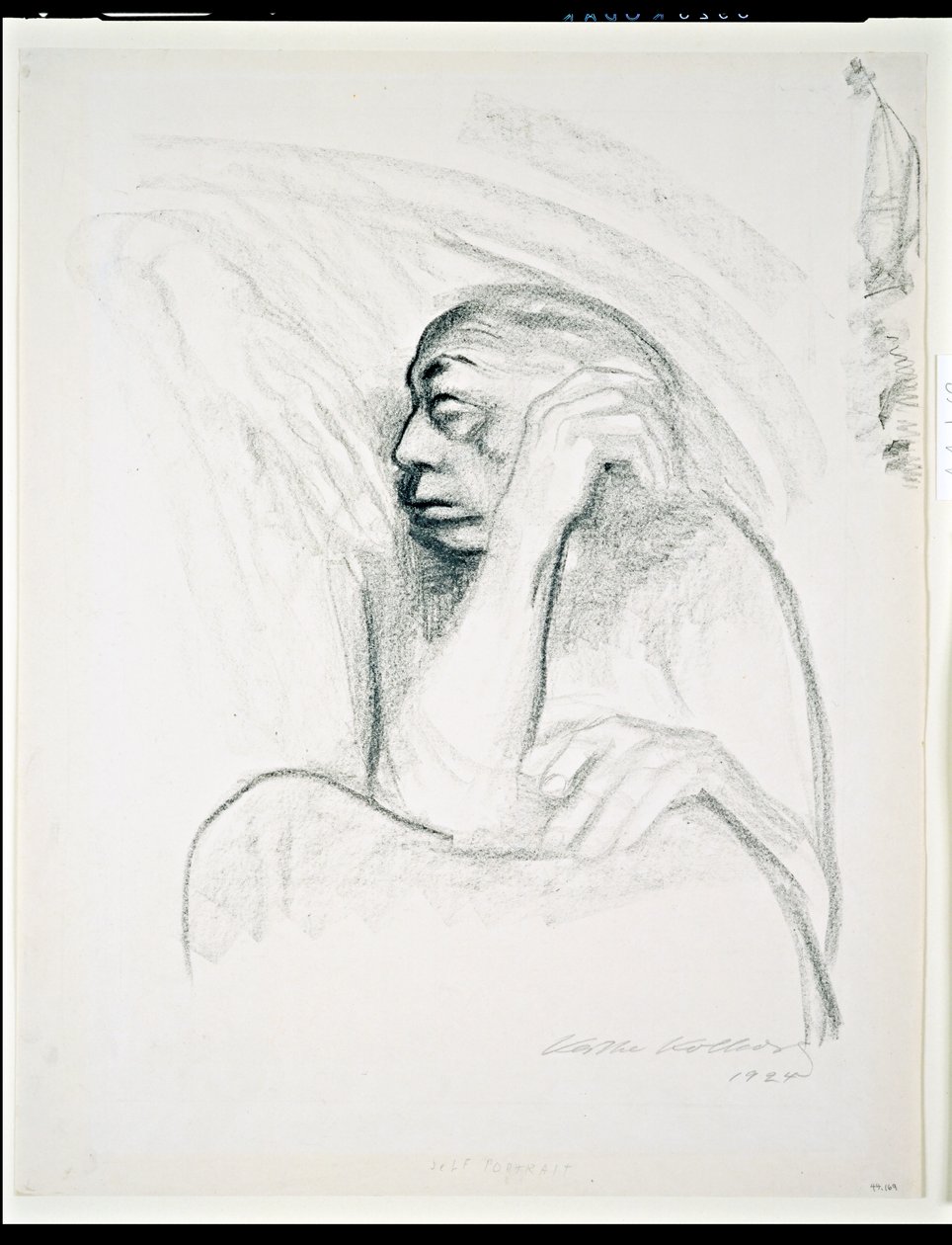 Autoportrét s rukou smrti, 1924 (uhl na papíře) od Käthe Kollwitz