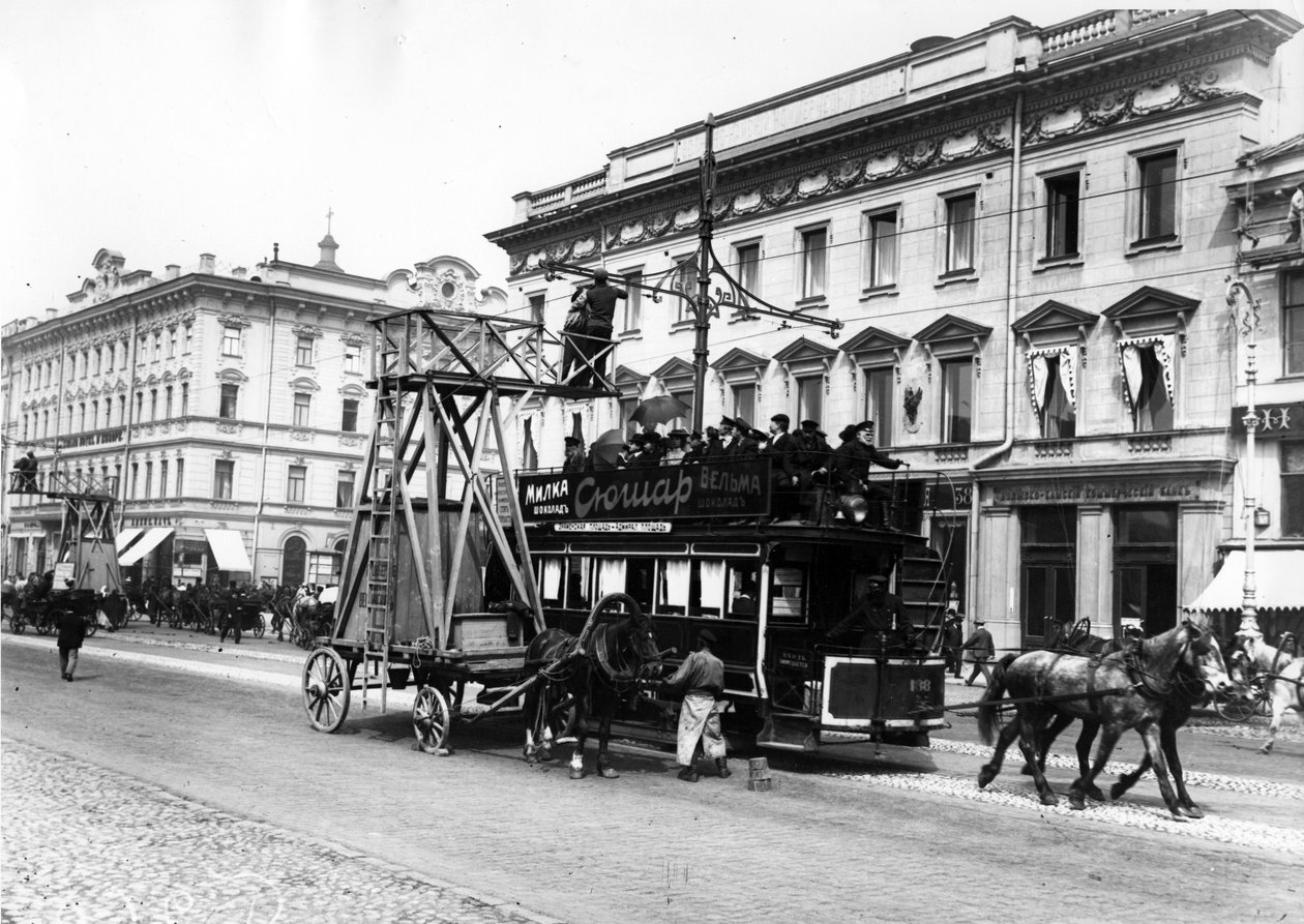 Dřevěný lešenářský vozík používaný pro opravy pouličních tramvají, Petrohrad, 1908 od Karl Karlovich Bulla