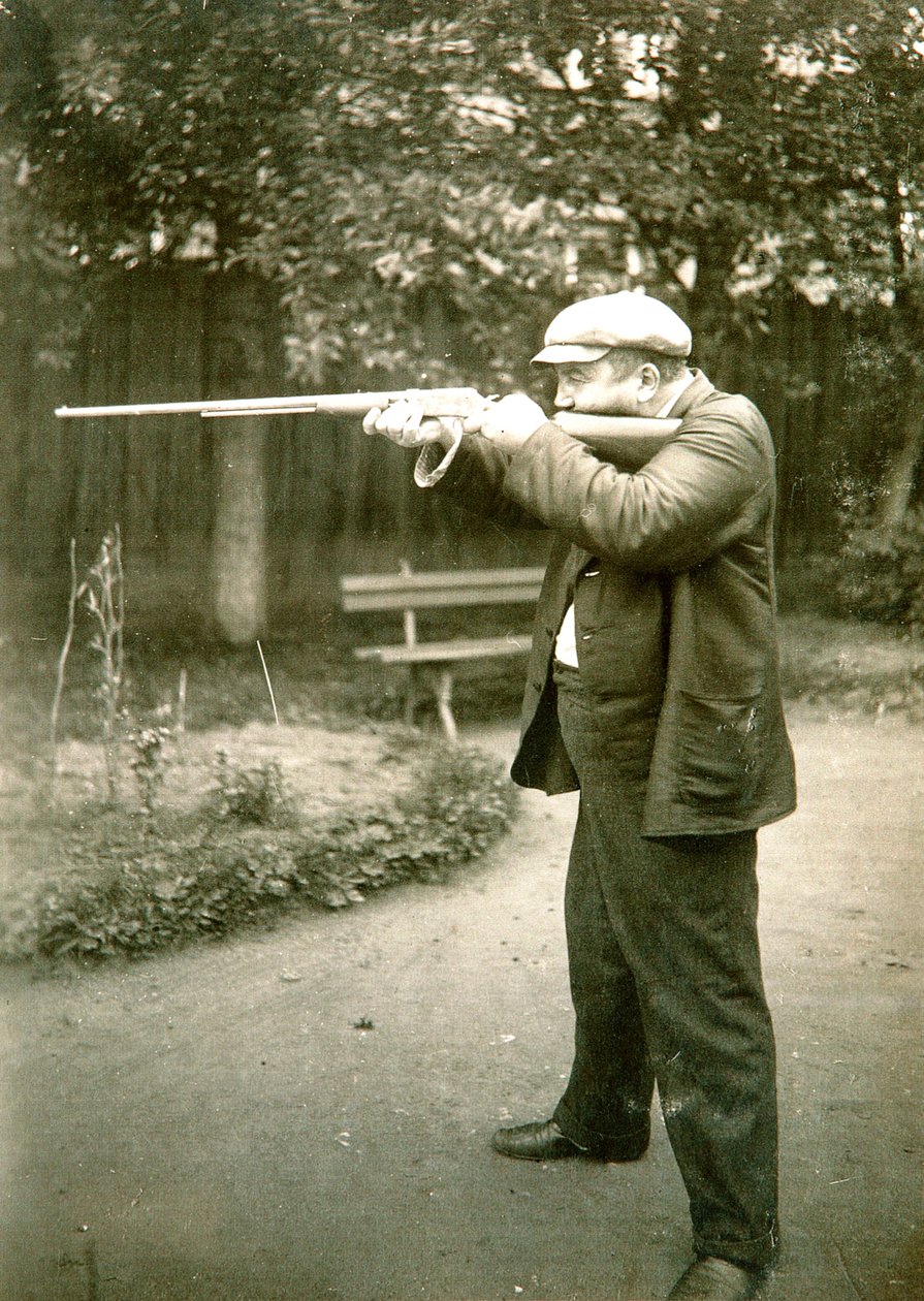 Ruský autor Alexander Kuprin natáčení, Gatchina, Rusko, začátek 20. století. od Karl Karlovich Bulla