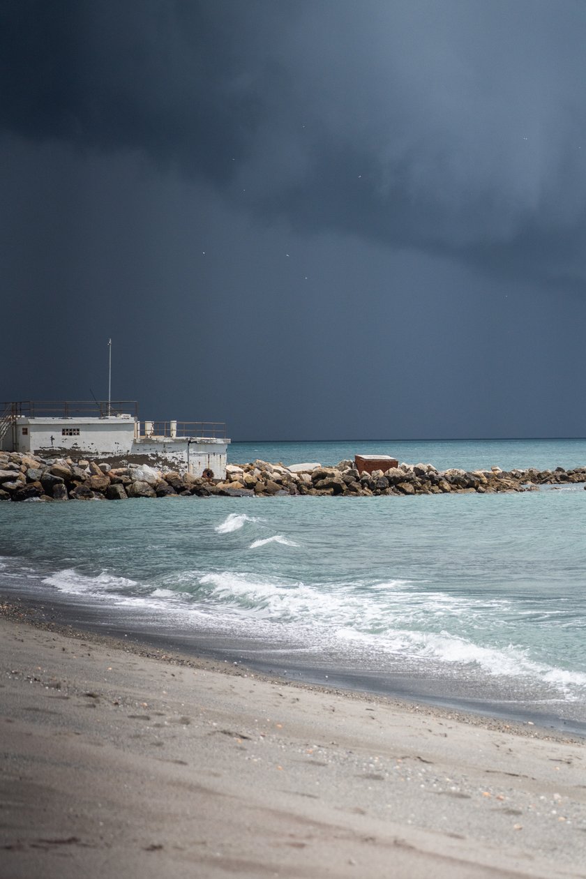 Bunker Beach II, 2021 (foto) od Katha Wood