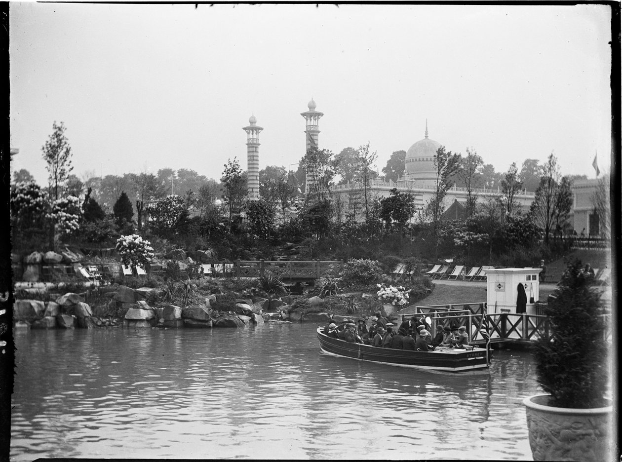 Wembley Park, Wembley Park, Brent, Greater London, 05.06.1924 (černobílá fotografie) od Katherine Jean Macfee