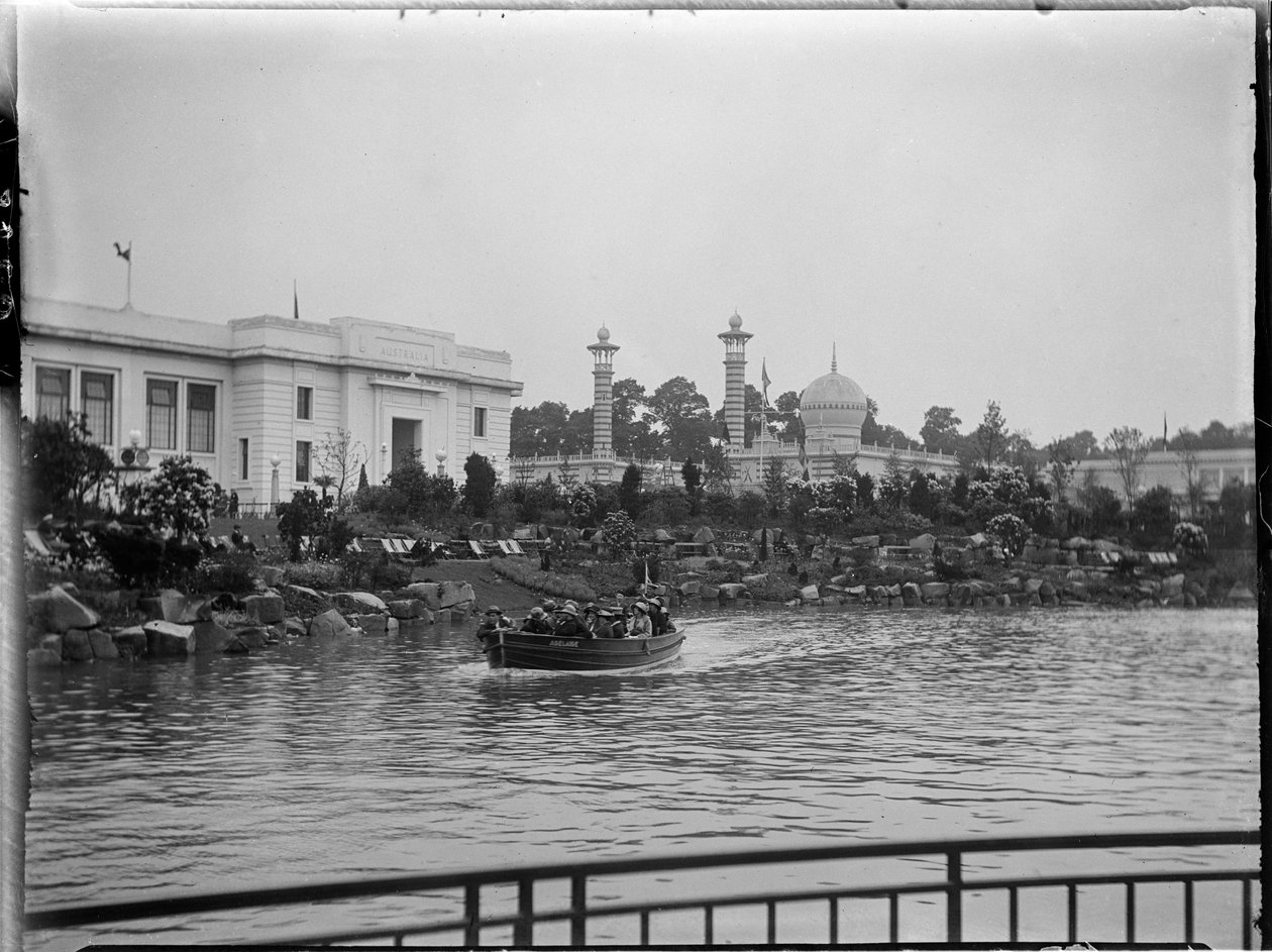 Wembley Park, Wembley Park, Brent, Greater London, 05.06.1924 (černobílá fotografie) od Katherine Jean Macfee