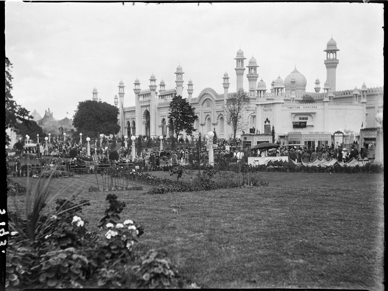 Wembley Park, Wembley Park, Brent, Greater London, 24. 7. 1924 (černobílá fotografie) od Katherine Jean Macfee