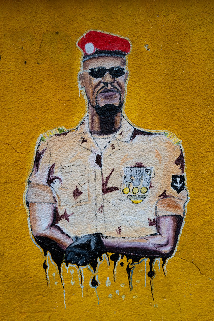 Street art portrét Mamadi Doumbouya, Conakry, 2019 od Alec Hunter