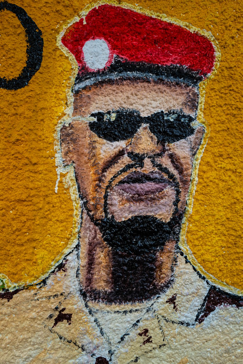 Street art portrét Mamadi Doumbouya, Conakry, 2019 od Alec Hunter