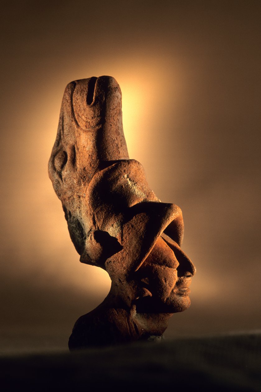 Artefakt, Cancuen, Guatemala, Arthur Demarest, Tomas Barrientos, Mayové, palác, Klasi..., 2004 (foto) od Kenneth Garrett