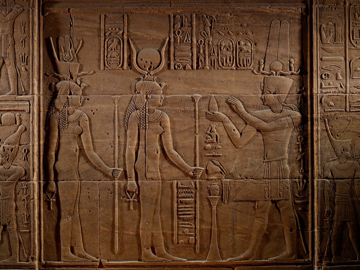 MM7836; Kleopatra; Egypt; Philae Temple; Aswan; Isis Temple; Last Pharaohs Ptolemy I..., 2011 (foto) od Kenneth Garrett