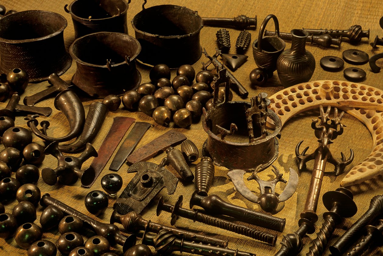 V jeskyni Nahal Mishmar, staré 5500 let, poblíž Mrtvého moře, Izrael, nalezena skrýš se 429 památkami.... od Kenneth Garrett