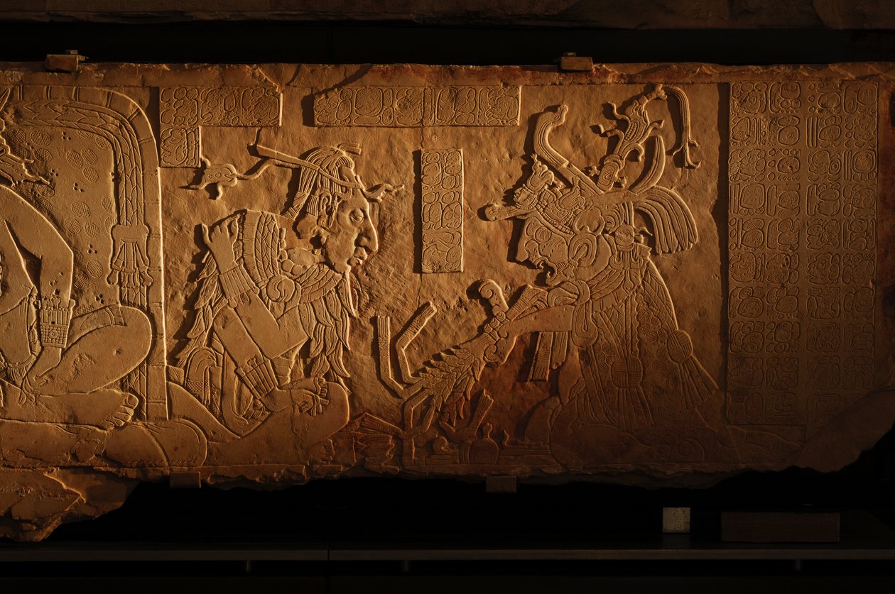 Chrám 21, trůnní lavice, řezba krále Achala Mo Naba, Palenque, Mexiko, 2005 (foto) od Kenneth Garrett