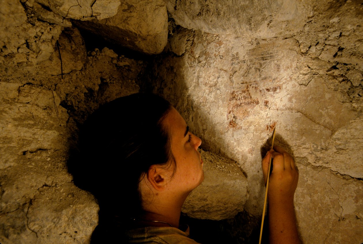 Teotihuacanský bojovník, nástěnná malba, Sufricaya, Holmul, Guatemala, Mayové, Francisco Estradabelli, 2008 (foto) od Kenneth Garrett