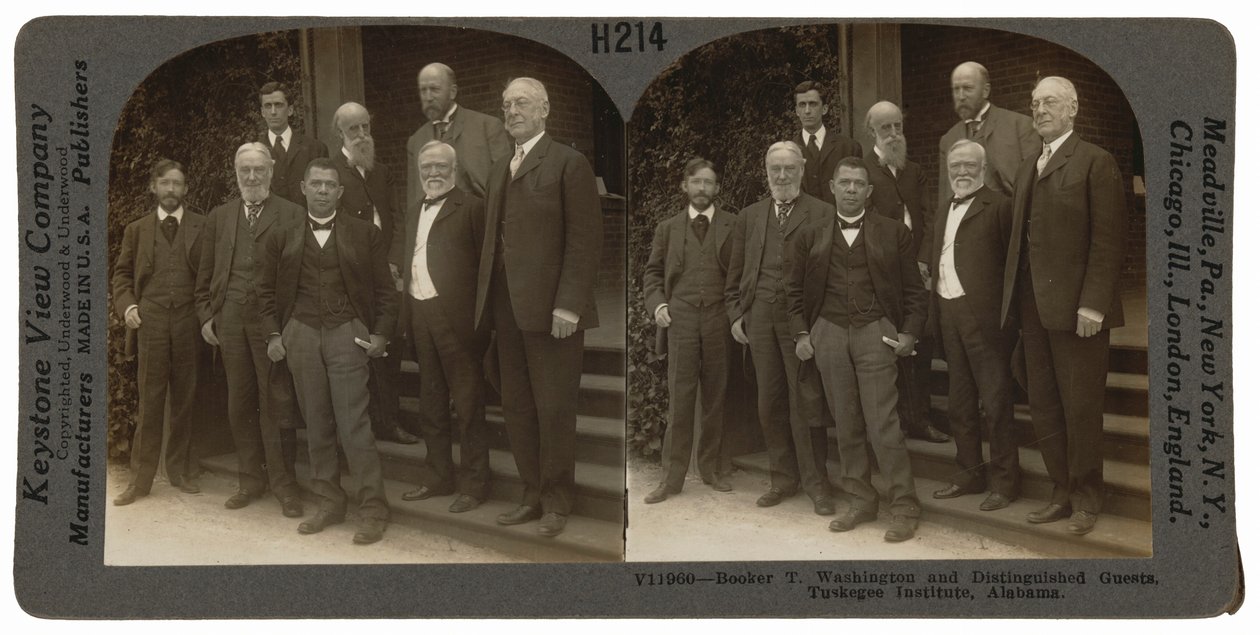 "Booker T. Washington a významní hosté, Tuskegee Institute, Alabama", duben 1906 (foto) od Keystone View Company