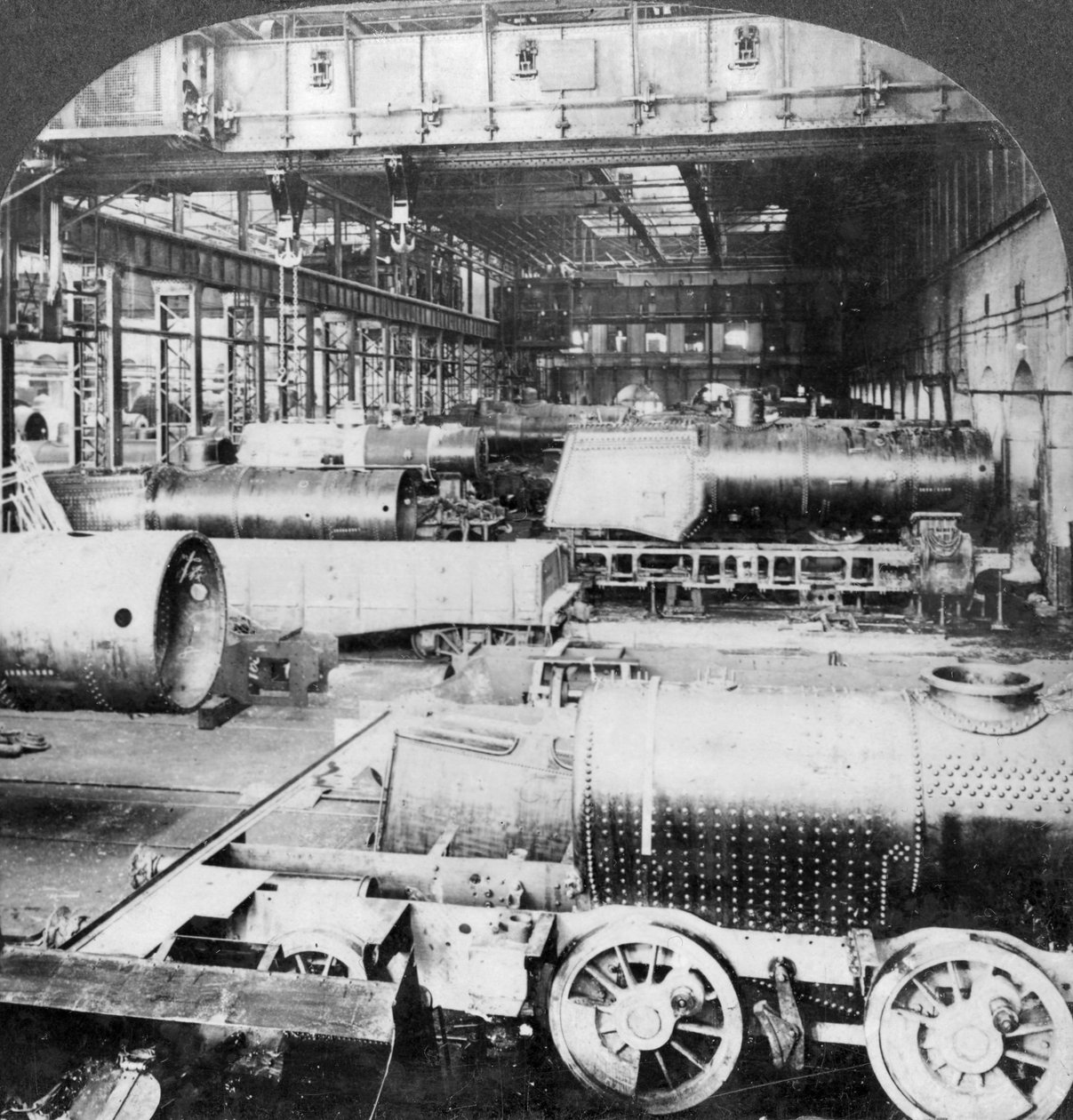 Montážní dílna, Baldwin Locomotive Works, Philadelphia, Pennsylvania, USA, 20. století od Keystone View Company