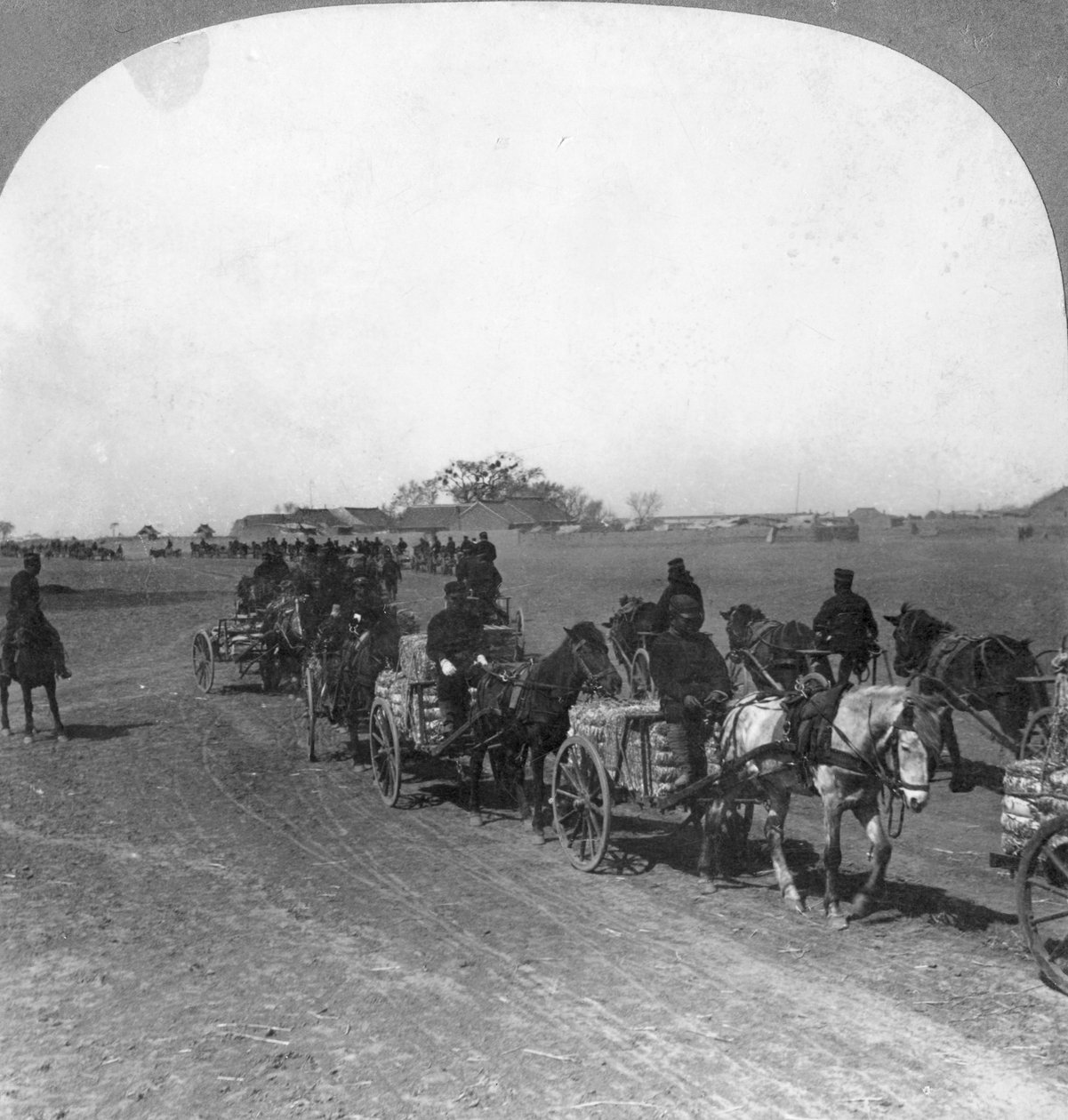 Japonský vojenský dopravní vlak, Mandžusko, 1906 od Keystone View Company