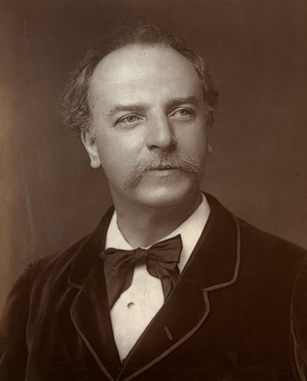 Pan Charles Santley, britský operní pěvec, 1888 od Kingsbury and Notcutt