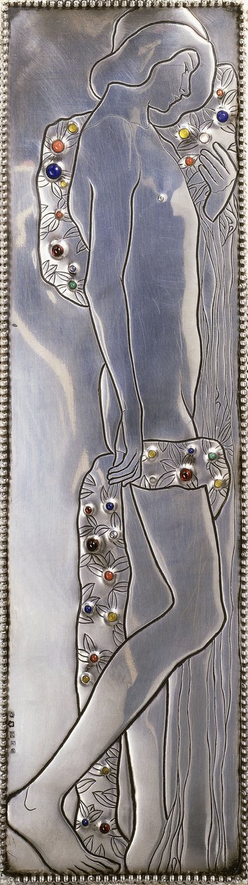 Vložený panel bíle natřeného jednolůžka Wiener Werkstatte zobrazující nahou androgynní postavu (detail), kolem roku 1904 (stříbro, lapis lazuli, měsíční kameny, malachit, korály, dřevo) od Koloman Moser