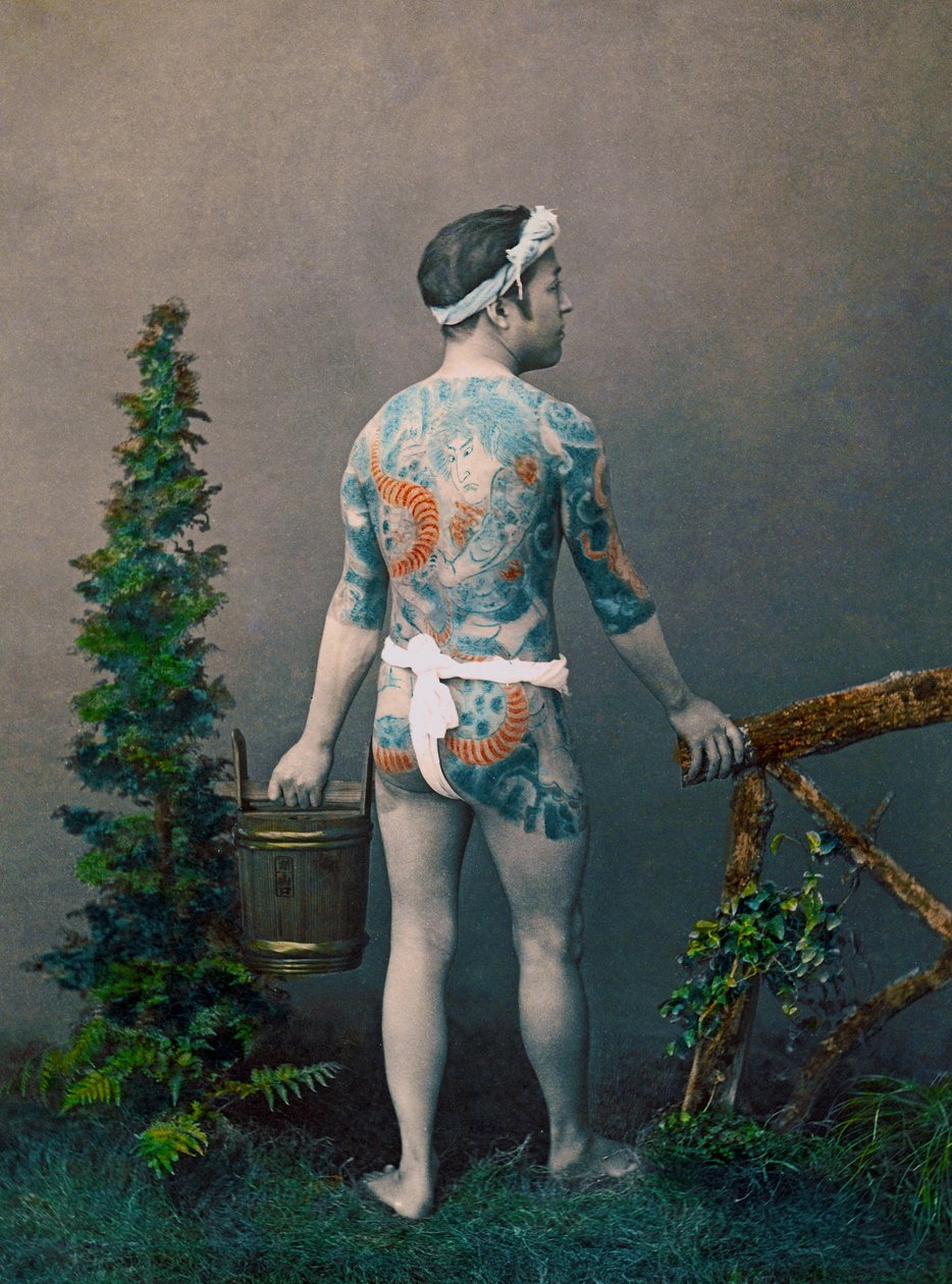Tetovaný ženich, kolem roku 1890 od Kusakabe Kimbei