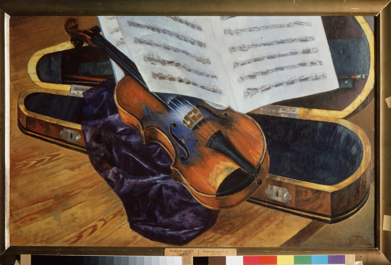 Housle v pouzdře (Violin in a Case). Obraz Kuzmy Sergejeviče Petrov Vodkin (Petrov-Vodkin) (Kouzma Petrov Vodkin) (Petrov-Vodkin) (1878-1939), olej na plátně od Kuzma Sergeevich Petrov Vodkin