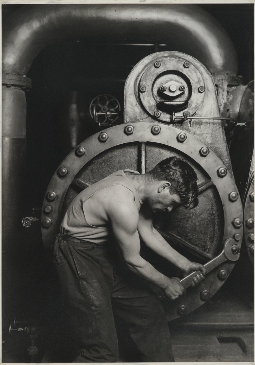 Power House Mechanic, 1925 (želatinový stříbrný potisk na bílé tkanině) od Lewis Wickes Hine