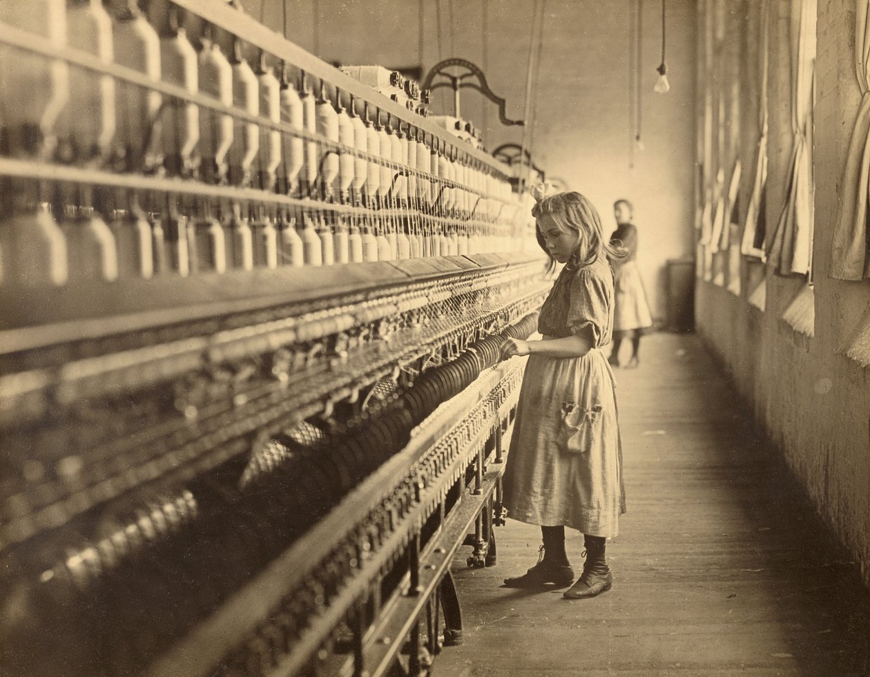 Sadie Pfeiffer, přadlena v přádelně bavlny od Lewis W. Hine