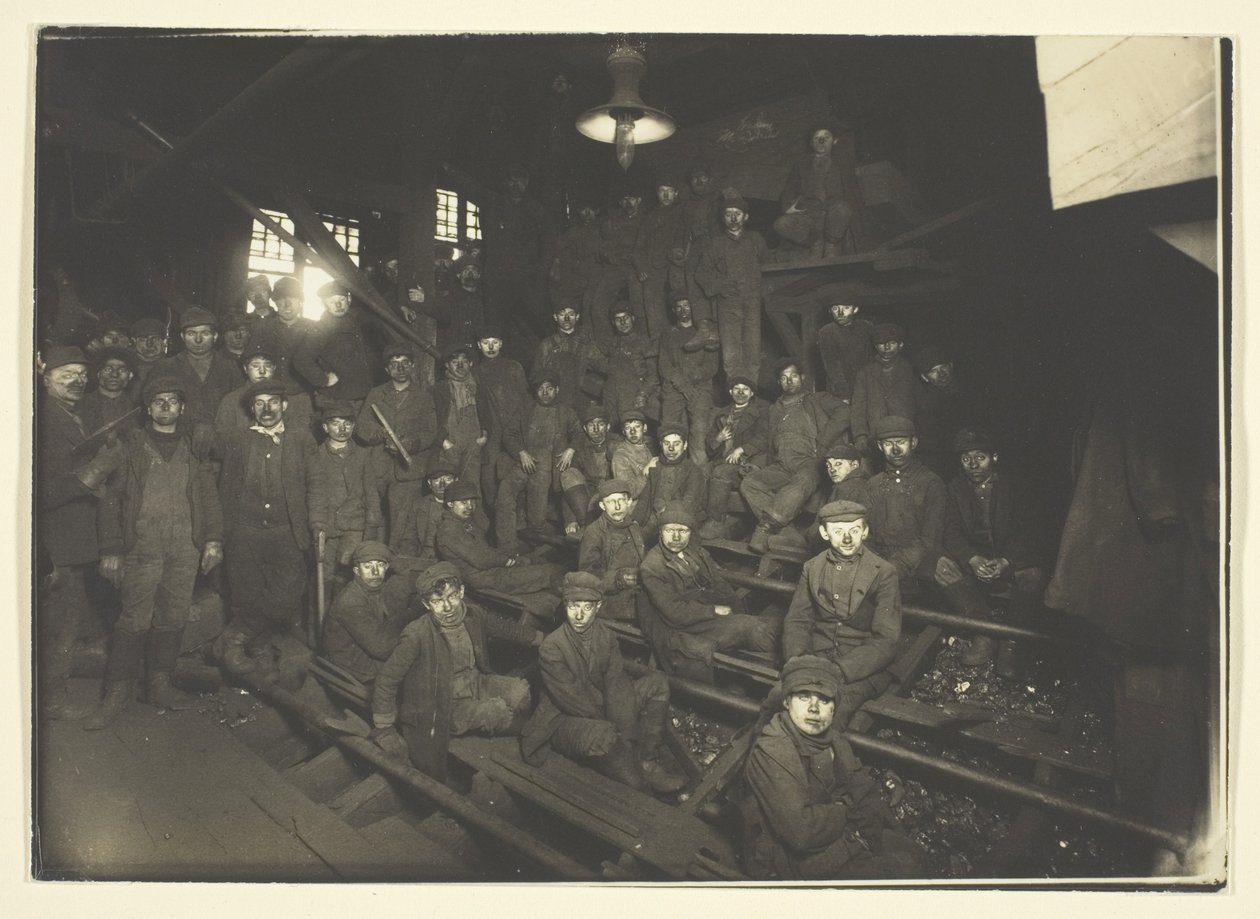 Breaker Boys v Coal Chute, South Pittston, Pennsylvania od Lewis Wickes Hine