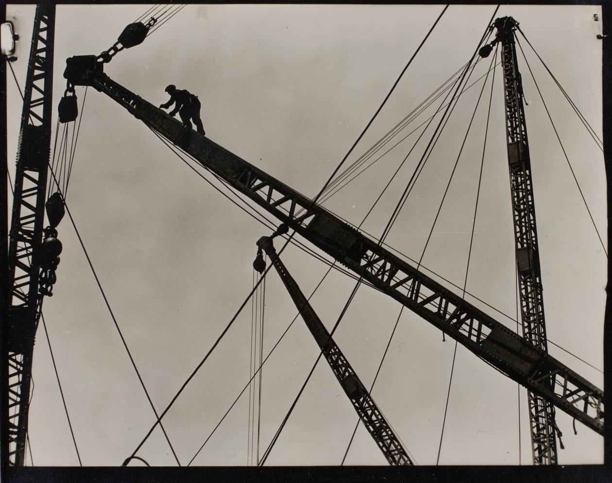 Dělník na Empire State Building od Lewis Wickes Hine