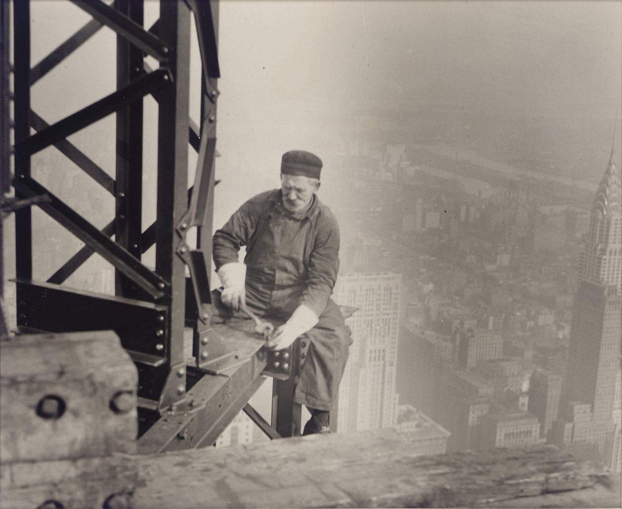 Empire State Building ve výstavbě, 1930 od Lewis Wickes Hine