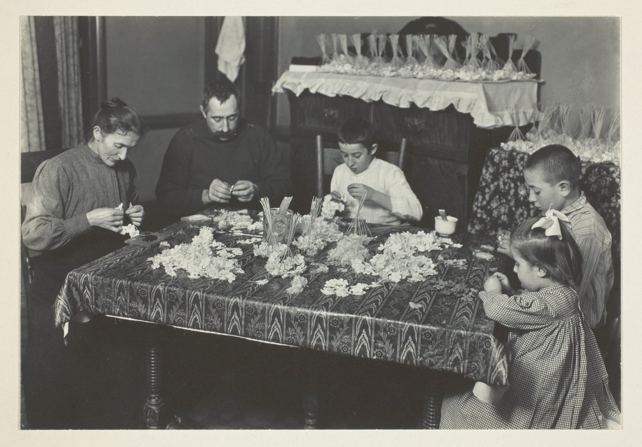 Rodina vytváří květiny od Lewis Wickes Hine