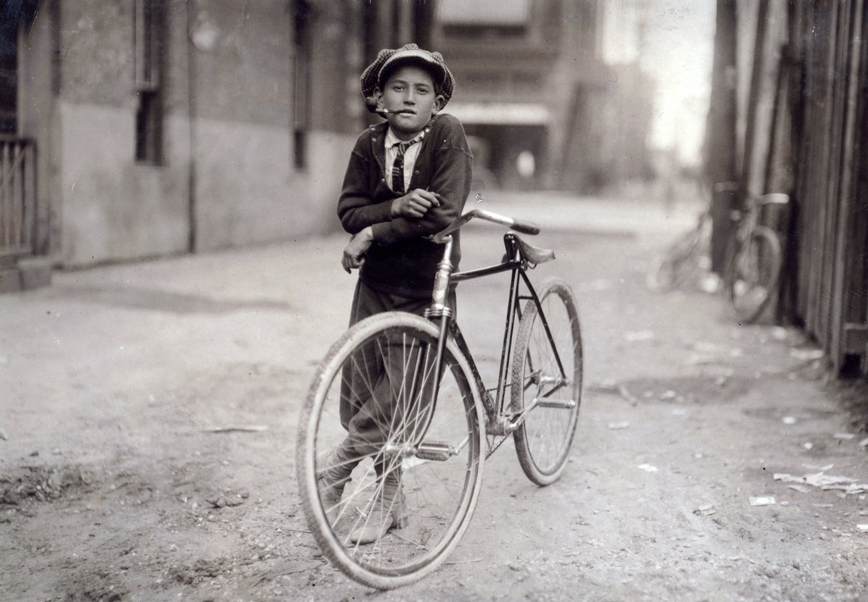 Patnáctiletý poslíček pracující pro Mackay Telegraph Company, Waco, Texas, 1913 od Lewis Wickes Hine