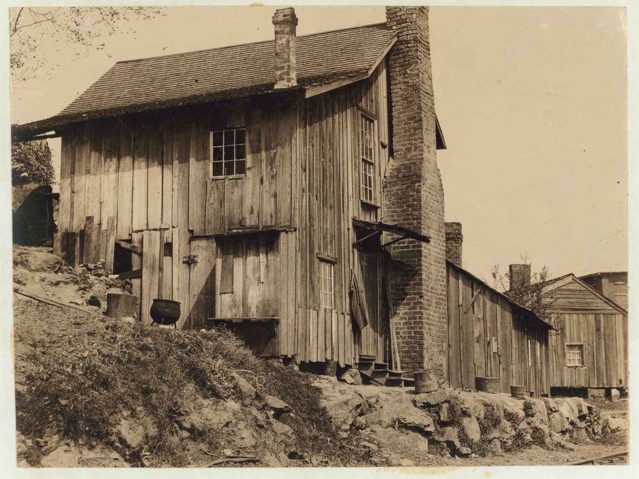 Bydlení pro dělníky v Římském punčochovém mlýně, Georgia, 1913 od Lewis Wickes Hine