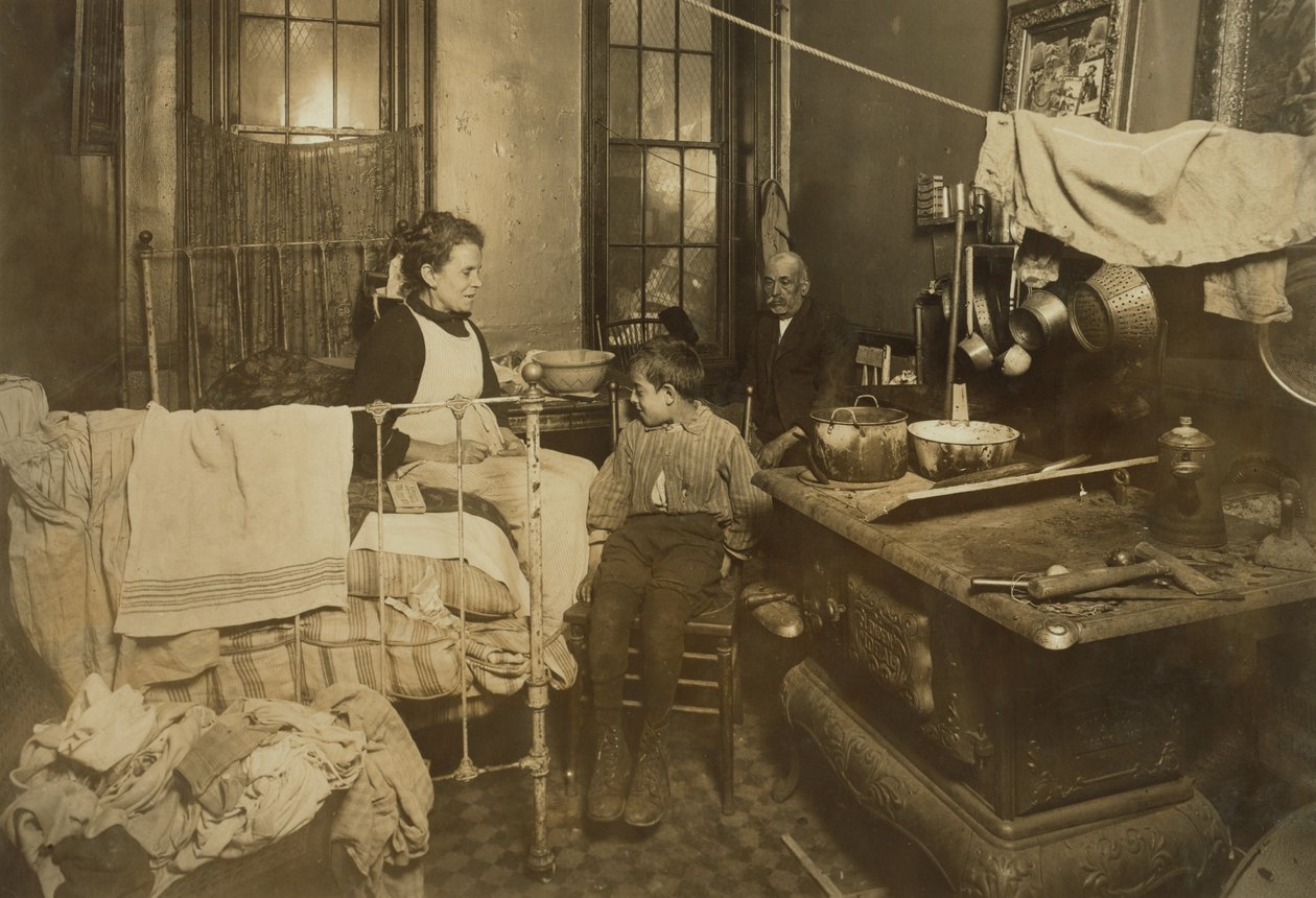 Jimmie Chinquanana kategorie „pod třídou“, doma v New Yorku za rodinným obchodem, 1913 od Lewis Wickes Hine