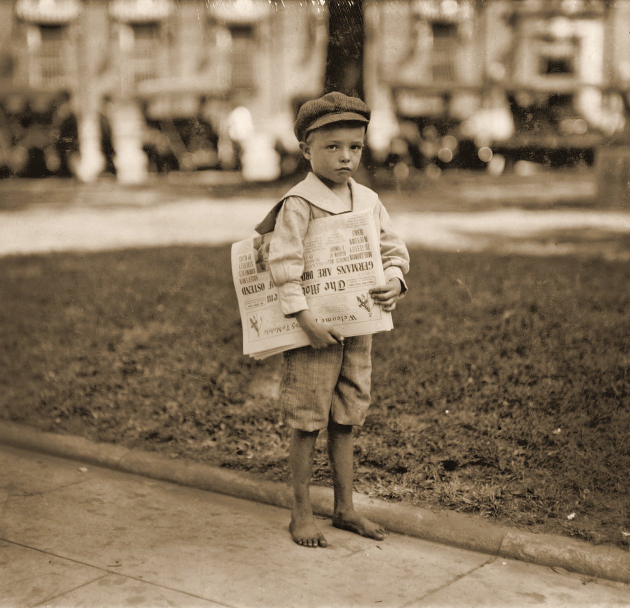 Portrét prodavače novin, c.1910 od Lewis Wickes Hine