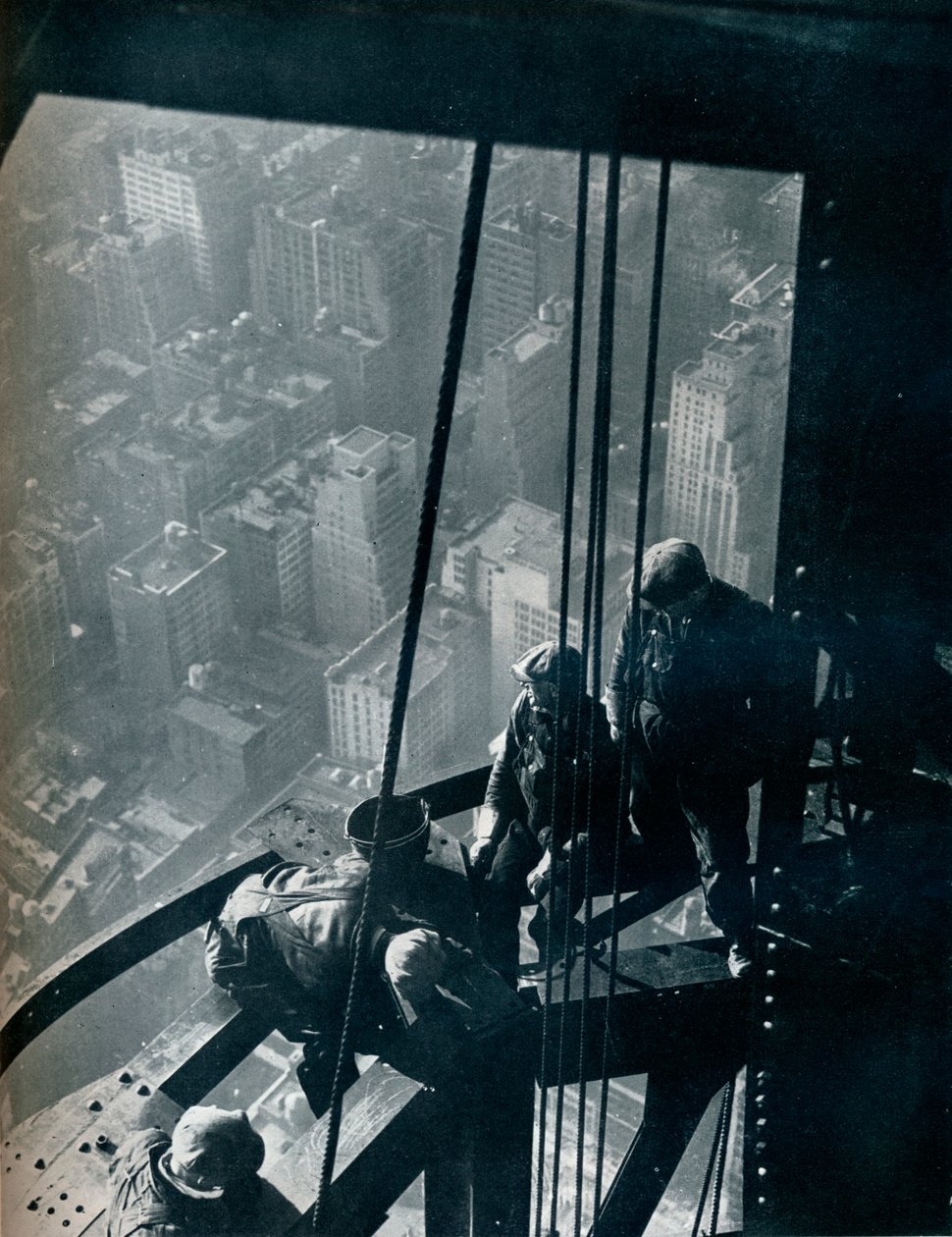 Poslední fáze stožáru, ulice je asi čtvrt míle níže, c1931 od Lewis Wickes Hine