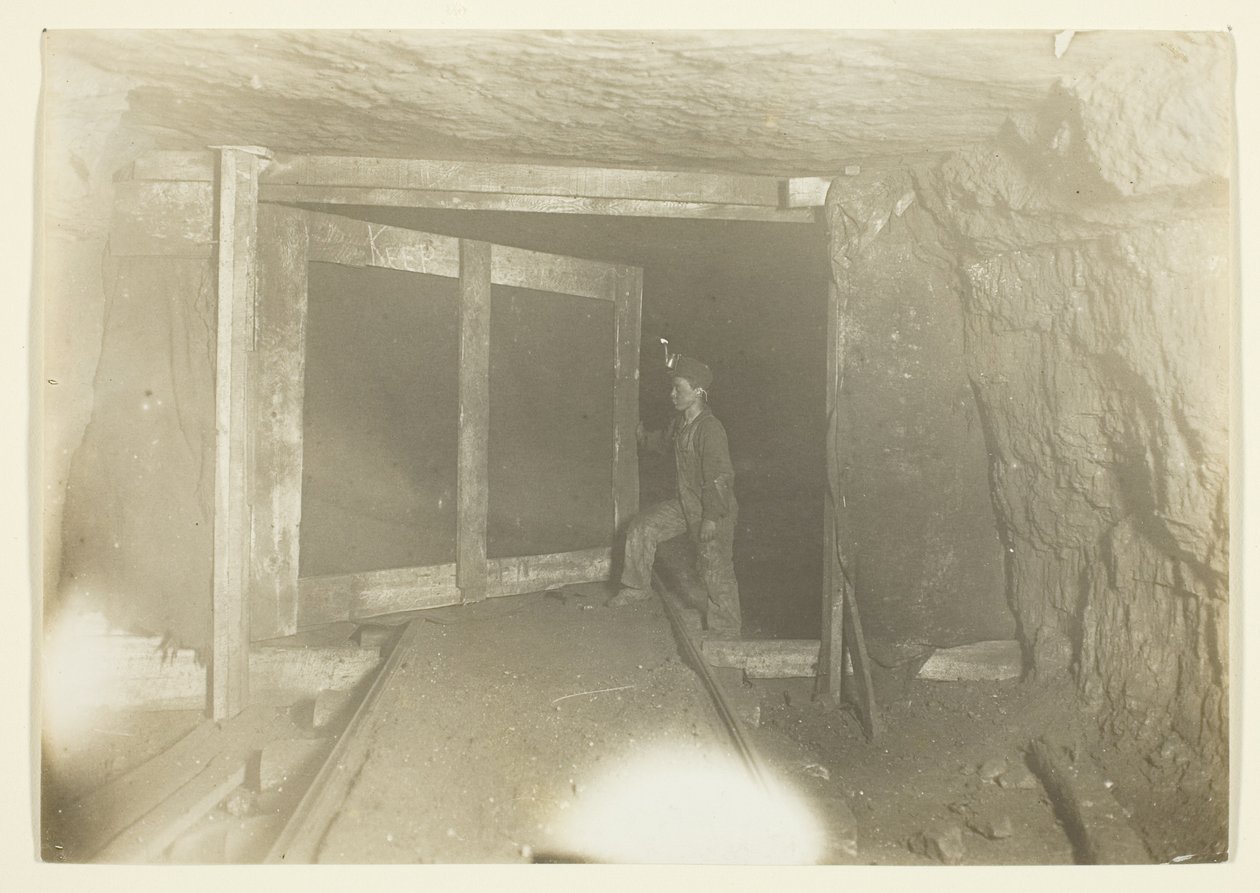 Mladý traper v uhelném dole v Západní Virginii) od Lewis Wickes Hine
