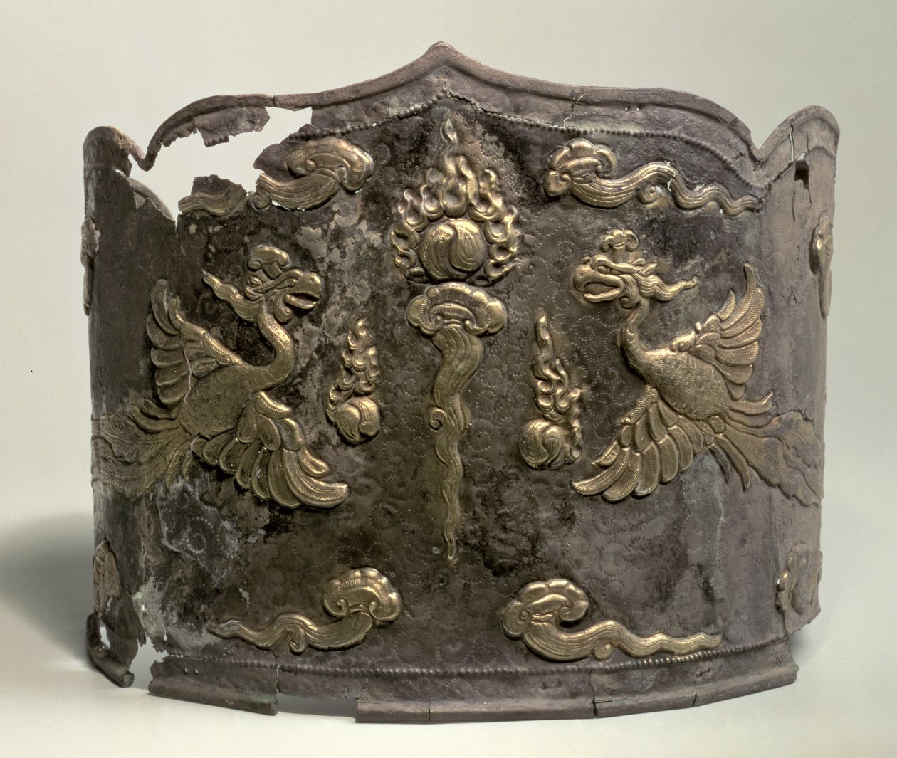 Stříbro a balík zlacená císařská koruna, dynastie Liao, 10.–11. století od Liao Dynasty Chinese School