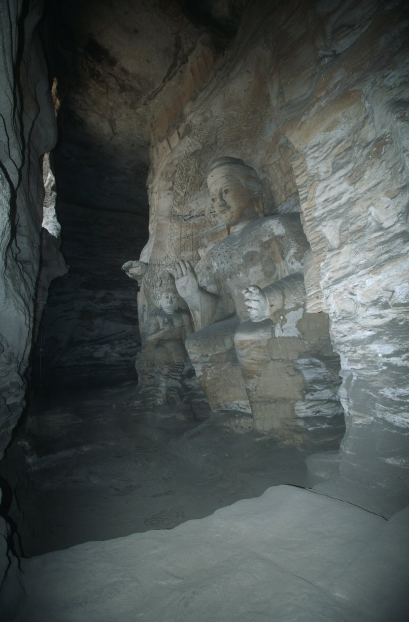 Čína, provincie Shanxi, pískovcová socha Buddhy v Yungang Grottoes od Unbekannt Unbekannt