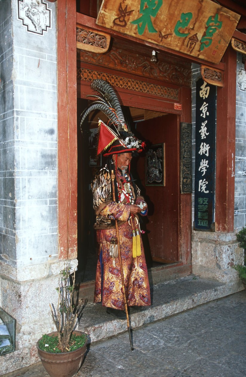 Čína, Yunnan, omáčka l i, plná v tradičním kostýmu NA Xi od Unbekannt Unbekannt