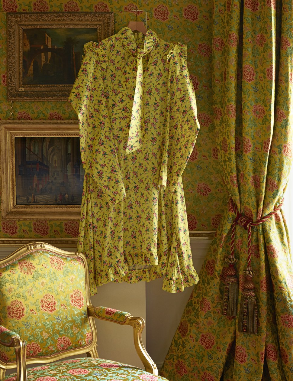 Šaty Countess of Burlington od Vetements, jaro/léto 2016, Chatsworth House (foto) od Unbekannt Unbekannt