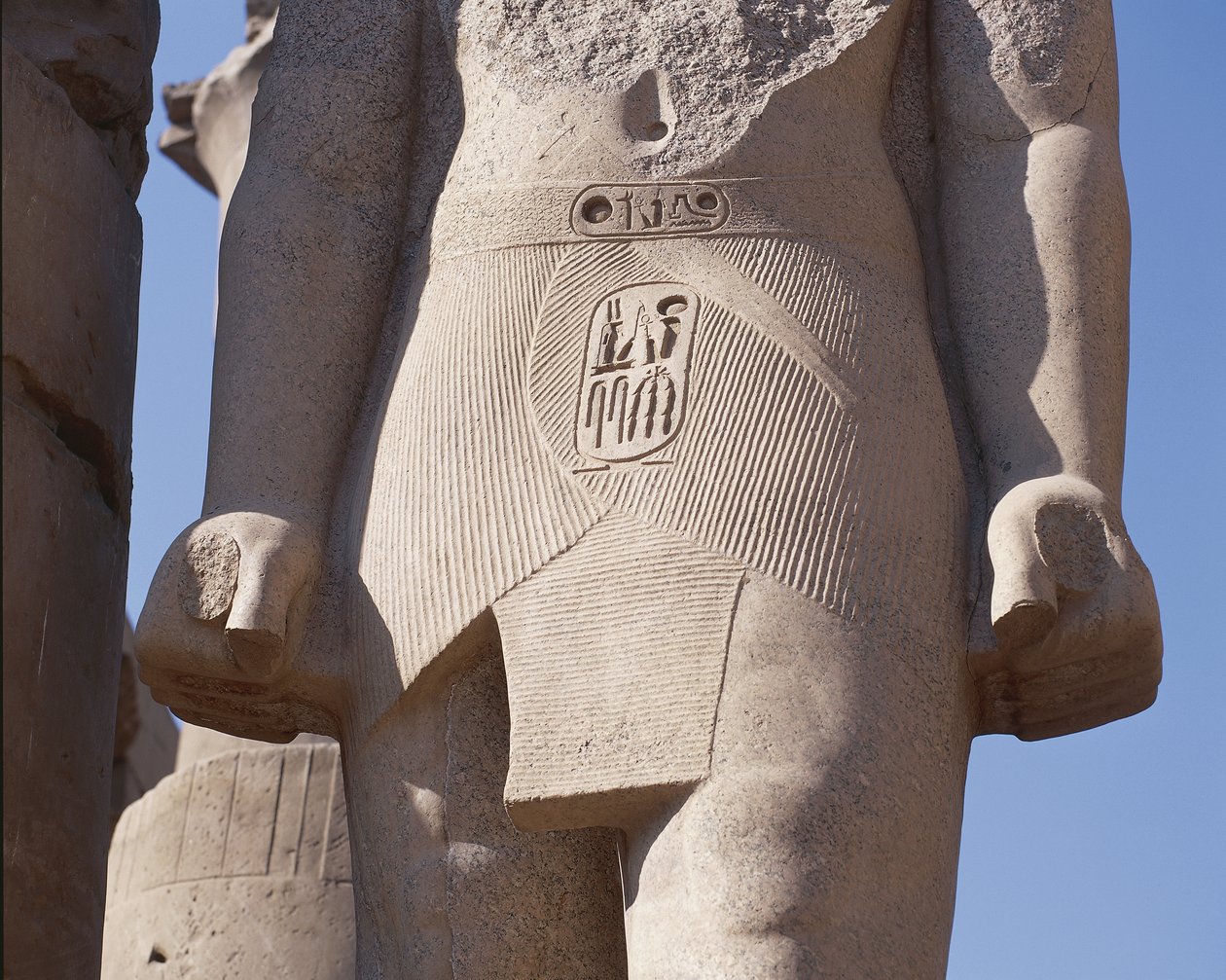 Detail kolosální sochy faraona s kartuší Dvora Ramsese II od Unbekannt Unbekannt