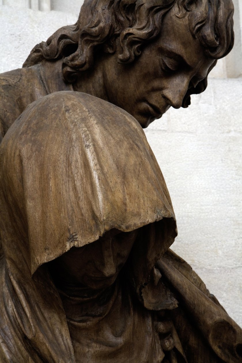 Swoon of the Virgin, detail, 1531 (viz také 279610 a 279615) (vlašský ořech) od Ligier Richier