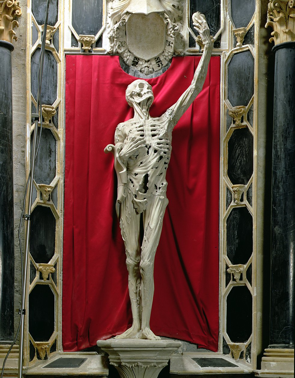 Stažený nebo The Skeleton, hrobka René de Chalon, prince z Orange, kolem roku 1544 od Ligier Richier