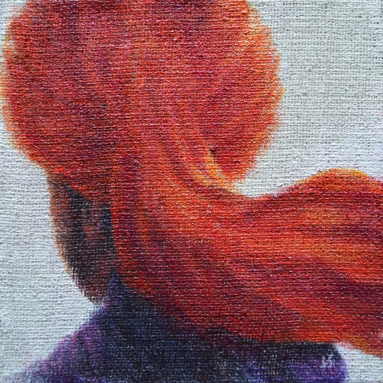 Oranžový turban na hesianu od Lincoln Seligman