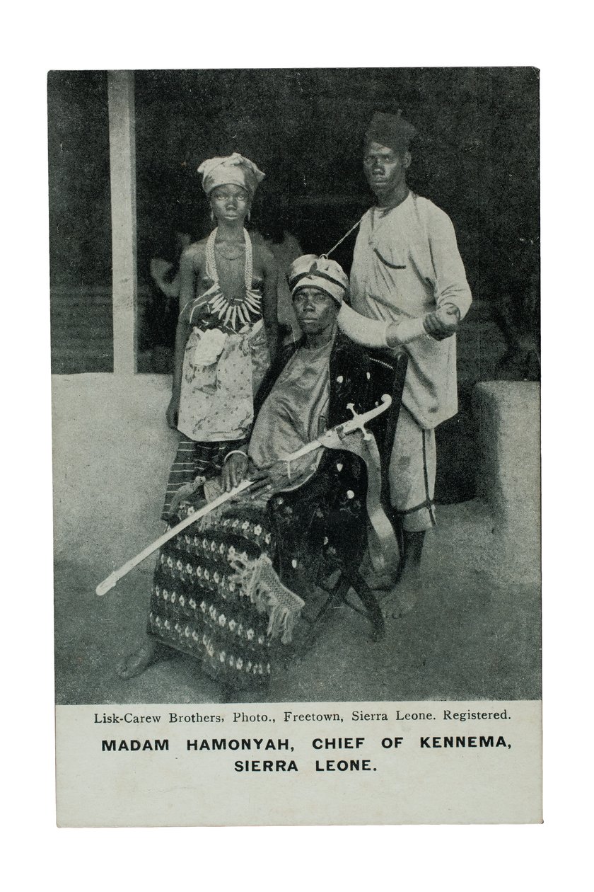 Madam Hamonyah, náčelník Kennema, Sierra Leone, kolem 1905-07 od Lisk Carew Brothers