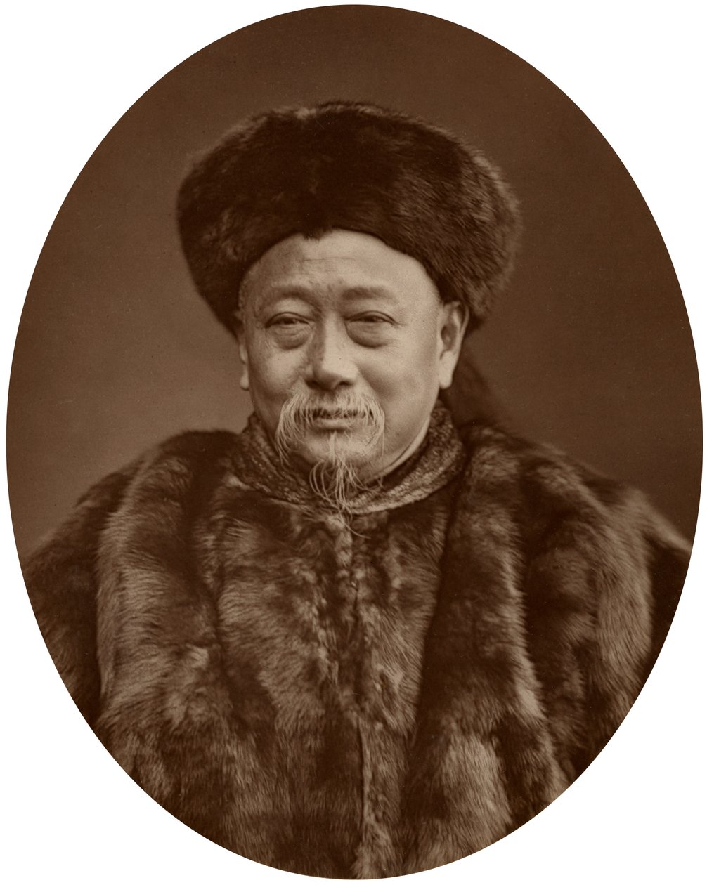 Kuo Sung-Tao, první čínský vyslanec ve Velké Británii, 1880. od Lock and Whitfield