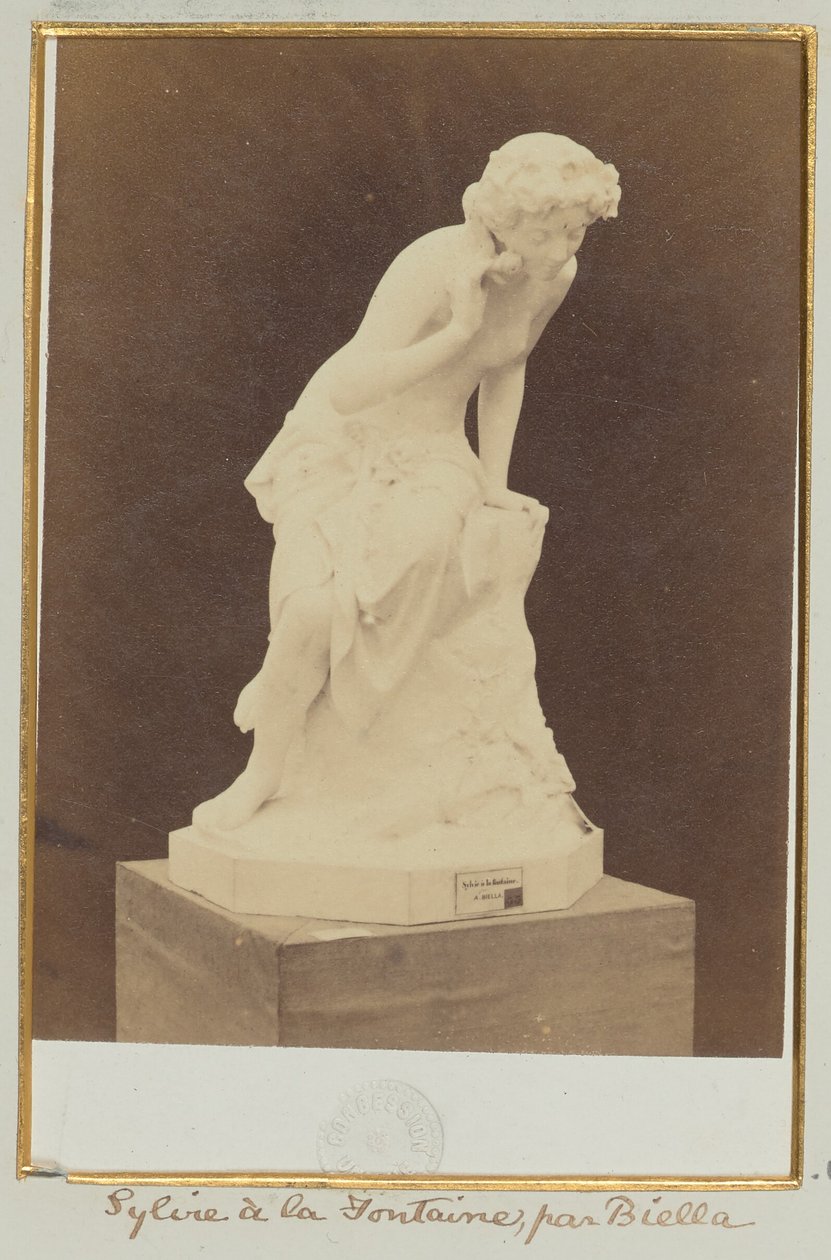 Sylvie u fontány, autor: Biella od Léon and Lévy