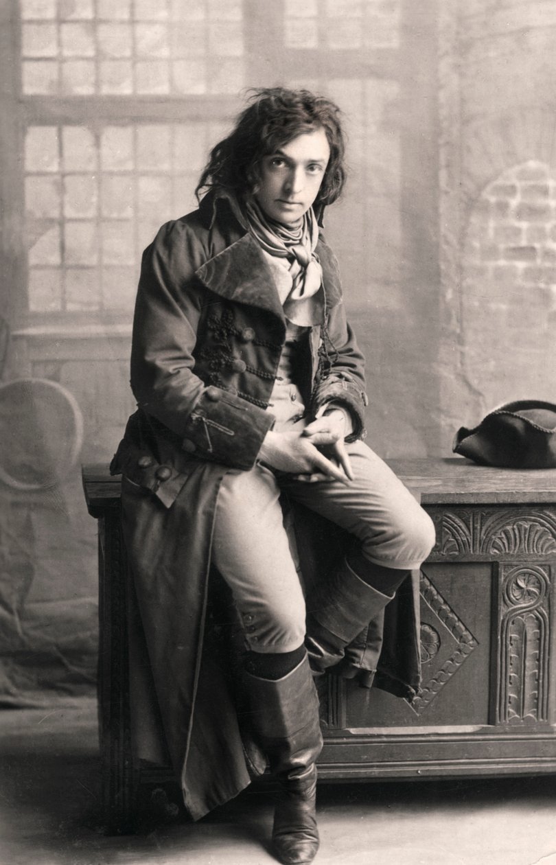 John Martin Harvey 1863-1944, anglický herec, 1906. od London Stereoscopic and Photographic Co