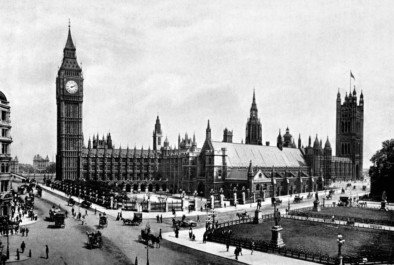Houses of Parliament a Westminster Hall při pohledu z Parliament Square, Londýn, c1905. od London Stereoscopic and Photographic Co