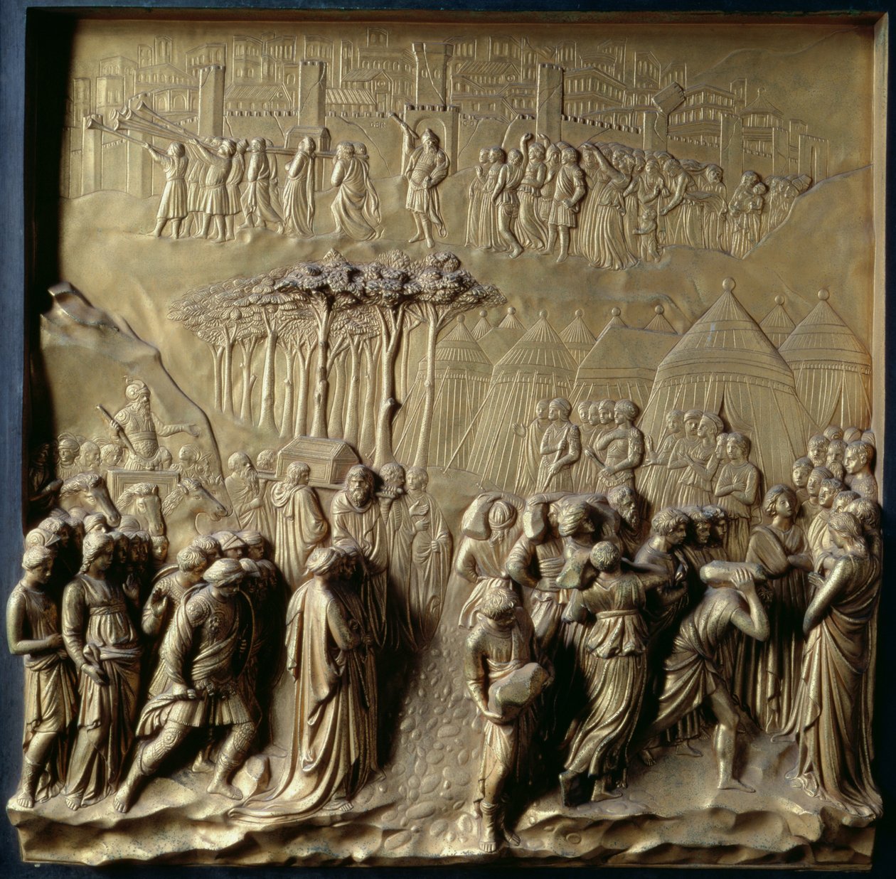 The Story of Joshua: Joshua instruuje kněze, aby vedli Izraelity přes řeku Jordán a pád Jericha, jeden z deseti reliéfních panelů z Brány ráje (východní dveře), 1425-52 (gil od Lorenzo Ghiberti